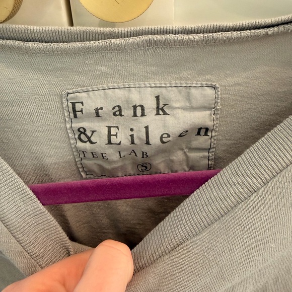 Frank & Eileen Short Sleeve Crewneck Tee lab- Gray EUC! Small - Picture 2 of 5